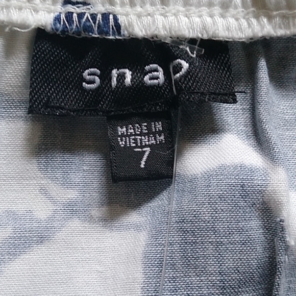 Junior Size 7 Strapless Dress. Brand Snap. NWT. Blue and White. - Picture 5 of 9